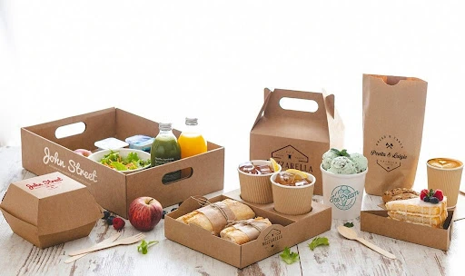 So sánh chi tiết bao bì giấy và bao bì nhựa